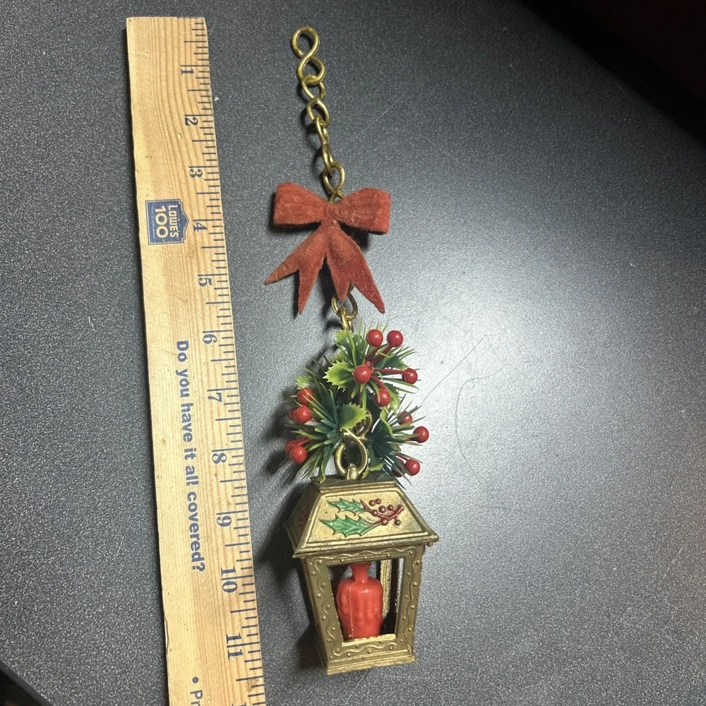 Vtg Christmas Garland Plastic Chain Holly Berries Gold Lantern 60s MCM Decor